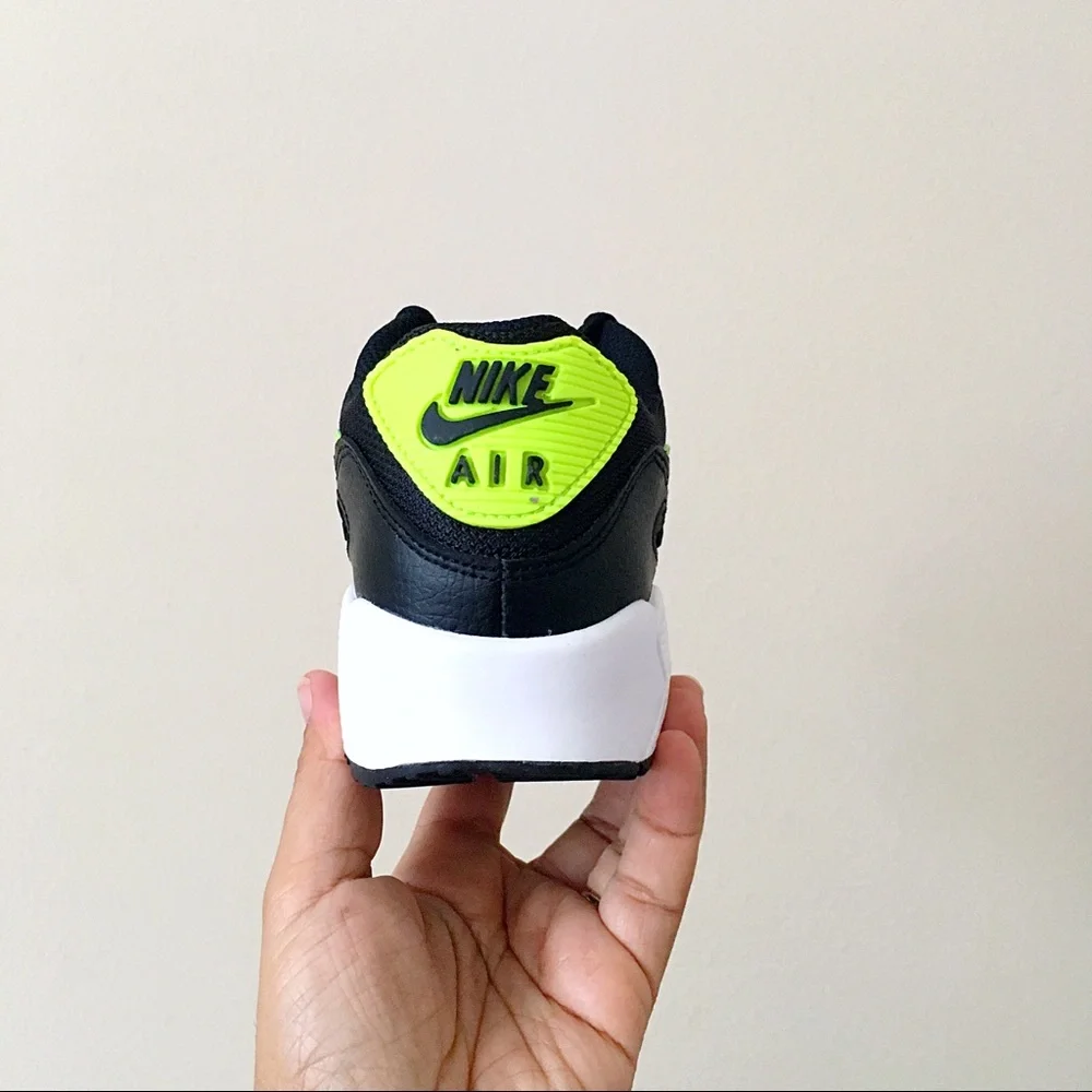 Nike Air Max 90 sneakers